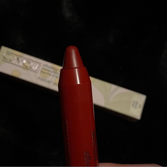 Clinique Chubby Stick Intense in 14 Robust Rouge - Picture 2 of 3